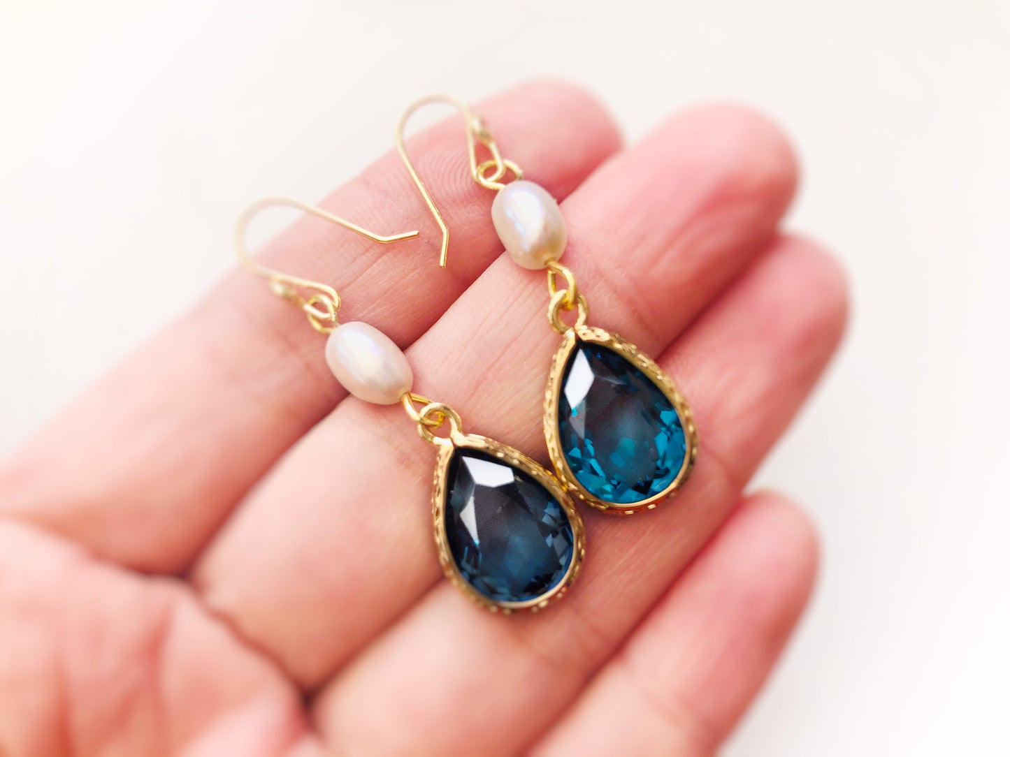 Light amethyst pearl long dangle earrings gold, light purple lavender crystal pearl bridal earrings, gift for her, February birthstone