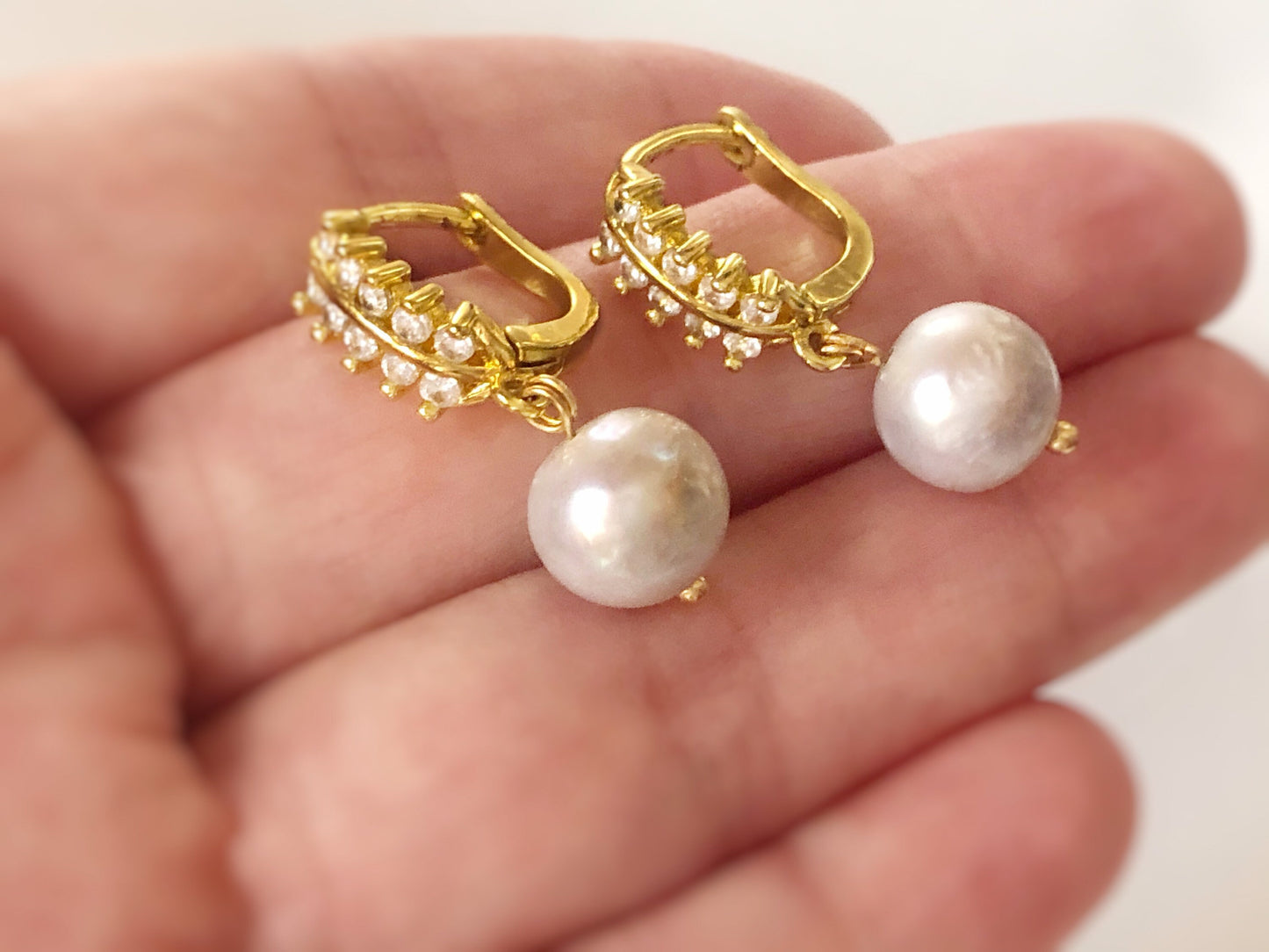 Freshwater baroque pearl dangling earrings gold, pearl bridal earrings gold, bridesmaids pearl earrings, gift for her, gift for mom