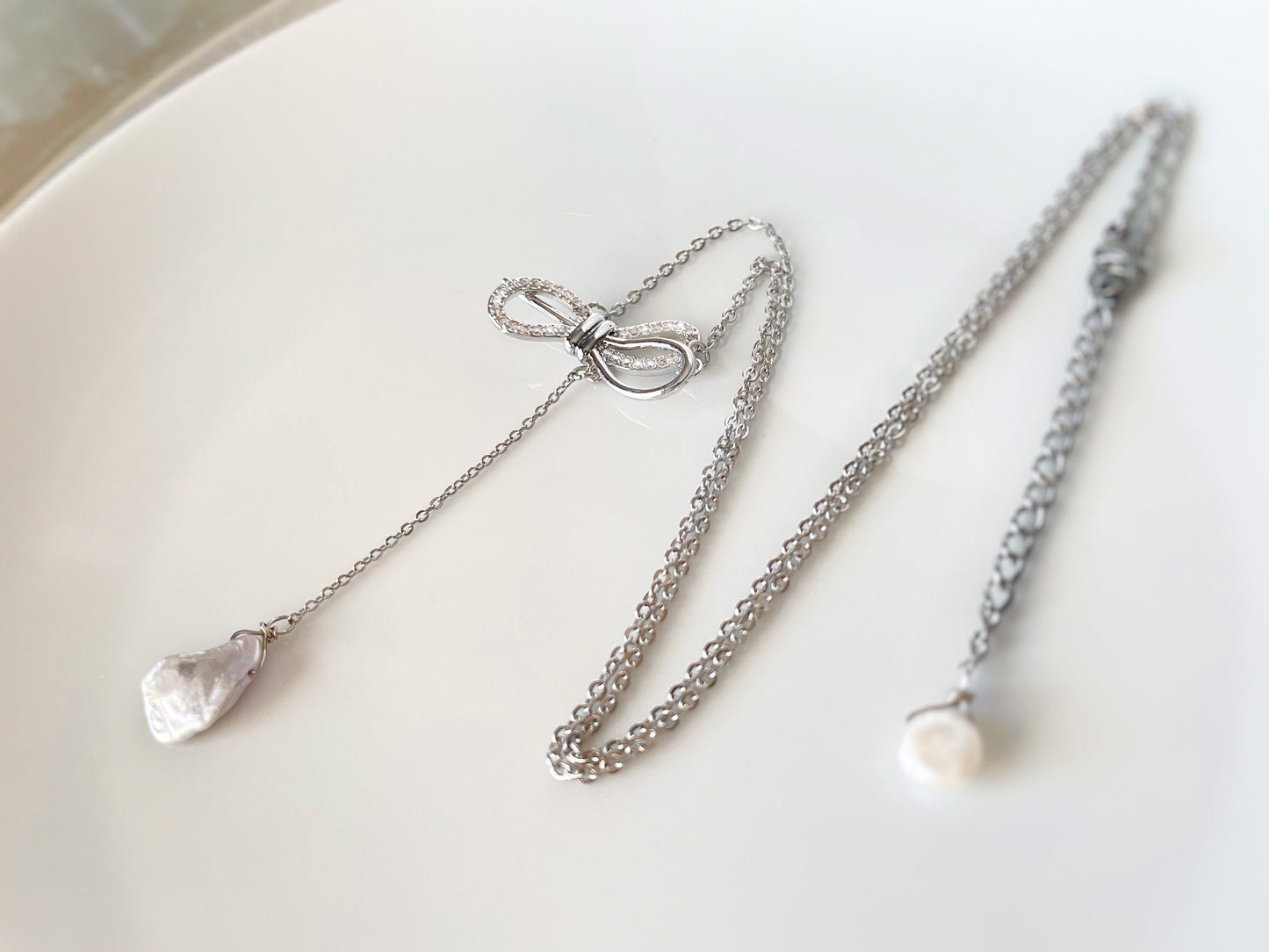 Baroque pearl lariat necklace in 18K white gold filled, statement pearl lariat necklace, gift for her, gift for mom