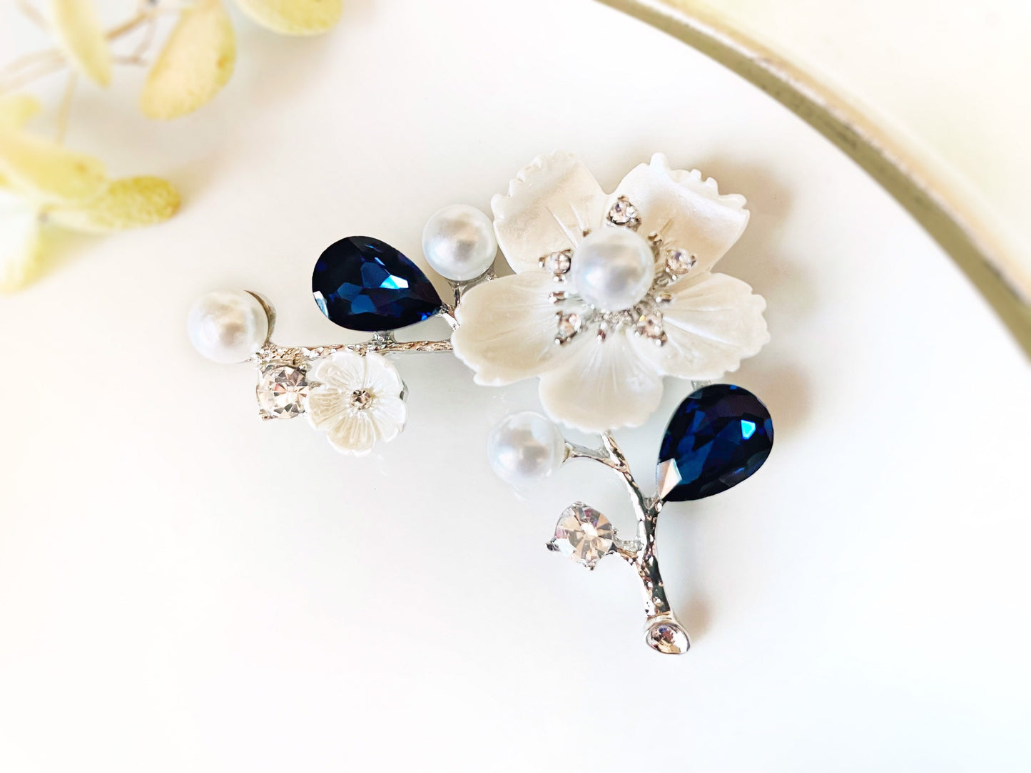 Blue sapphire pearl flower brooch, flower statement brooch pin, blue crystal pearl wedding brooch, gift for mom, gift for her