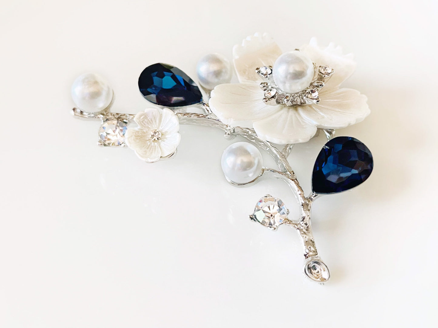 Blue sapphire pearl flower brooch, flower statement brooch pin, blue crystal pearl wedding brooch, gift for mom, gift for her