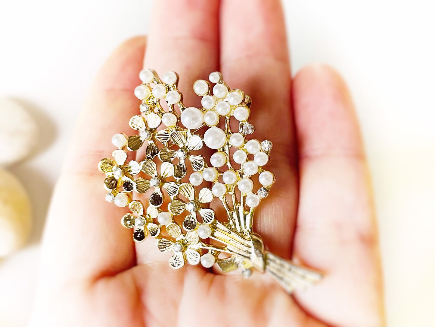 Pearl crystal bouquet brooch gold, pearl flower bouquet brooch pin, wedding bouquet brooch, gift for her, gift for mom
