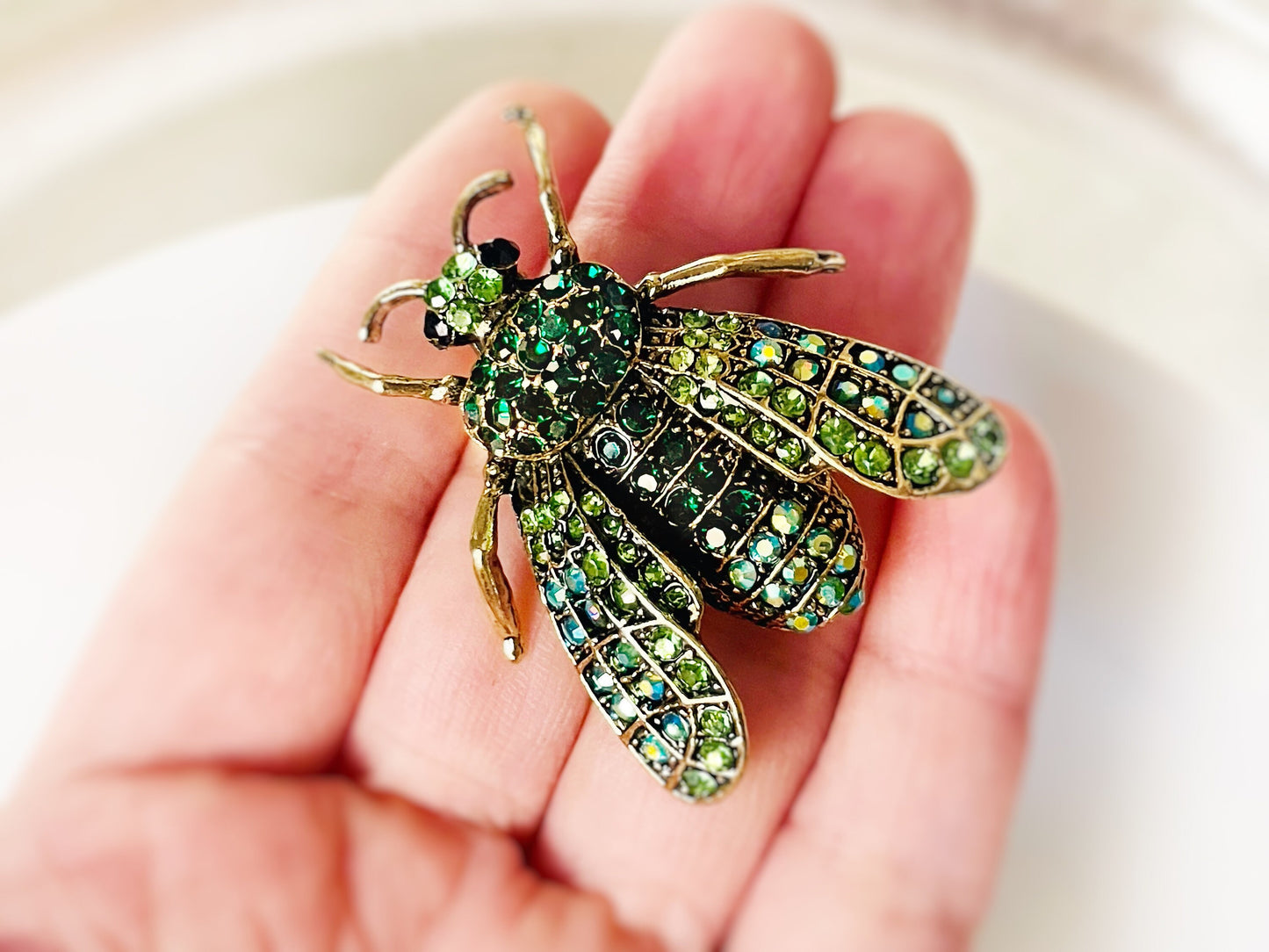 Peridot green crystal bee brooch antique gold, green crystal animal pin, statement crystal bee brooch, gift for her, gift for mom
