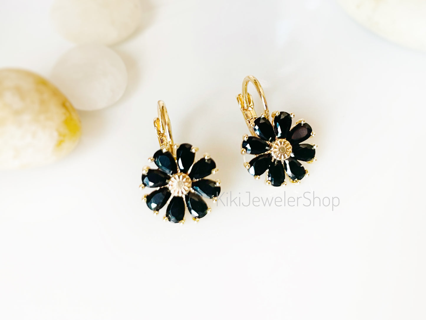 Daisy flower dangle earrings leverback, flower gem drop earrings, birthstone flower earring, gift for mom, gift for her, birthday earrings