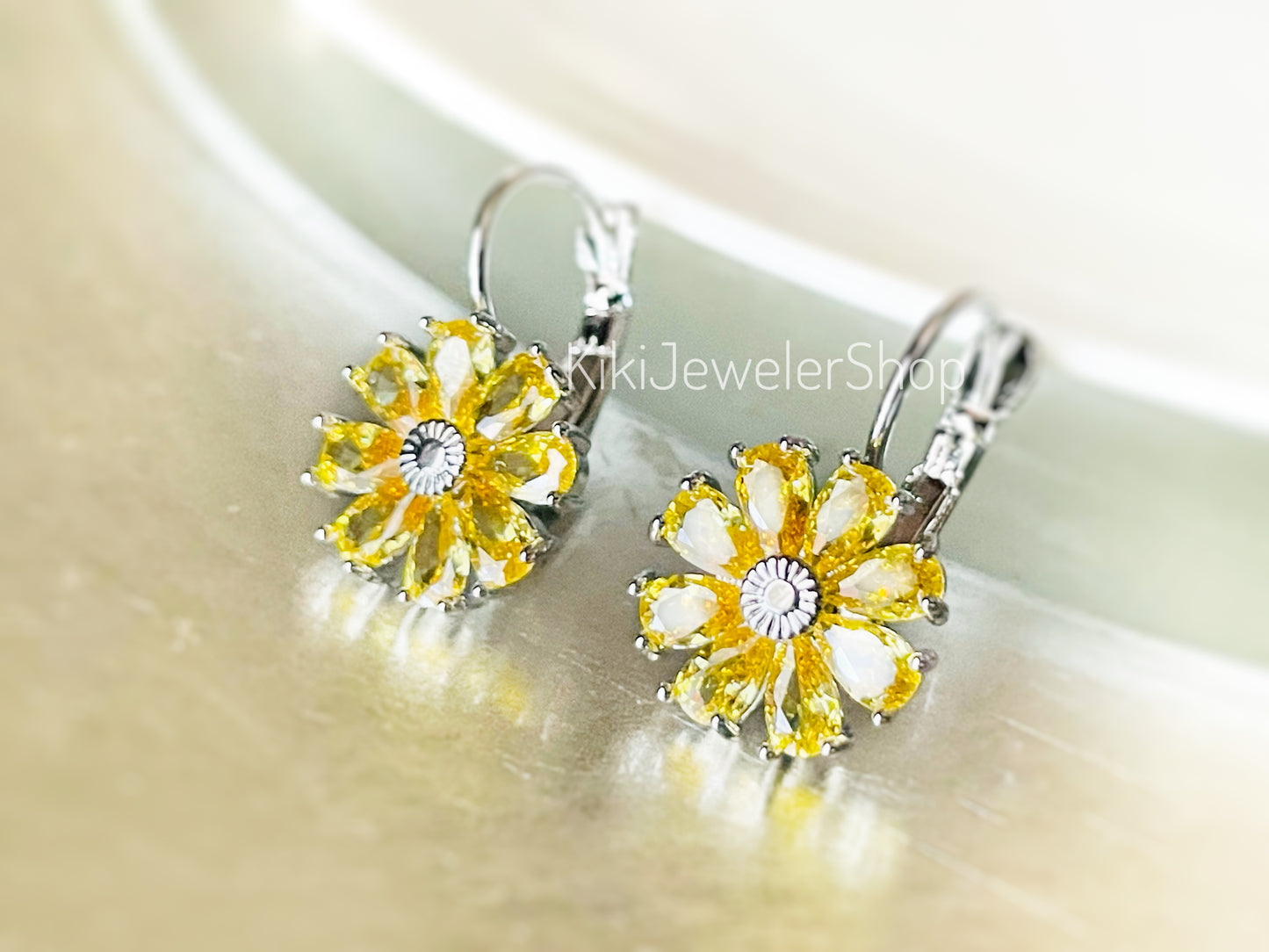 Daisy flower dangle earrings leverback, flower gem drop earrings, birthstone flower earring, gift for mom, gift for her, birthday earrings