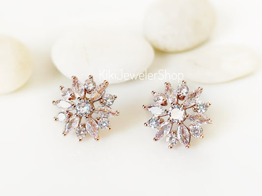 White sapphire flower stud earrings, snowflake gemstone