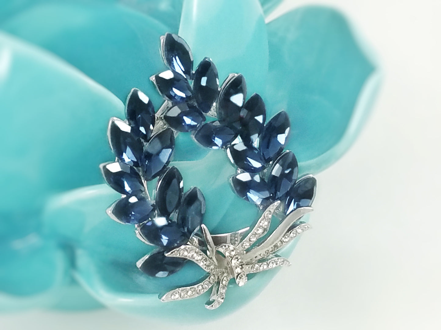 Sapphire crystal laural wreath brooch in 18k white gold, gift for her, gift for mom