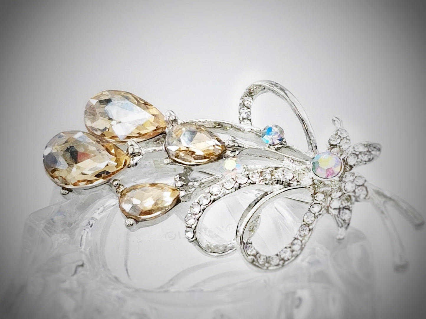 crystal bouquet brooch, wedding brooch, gift for her, gift for mom, birthday gift