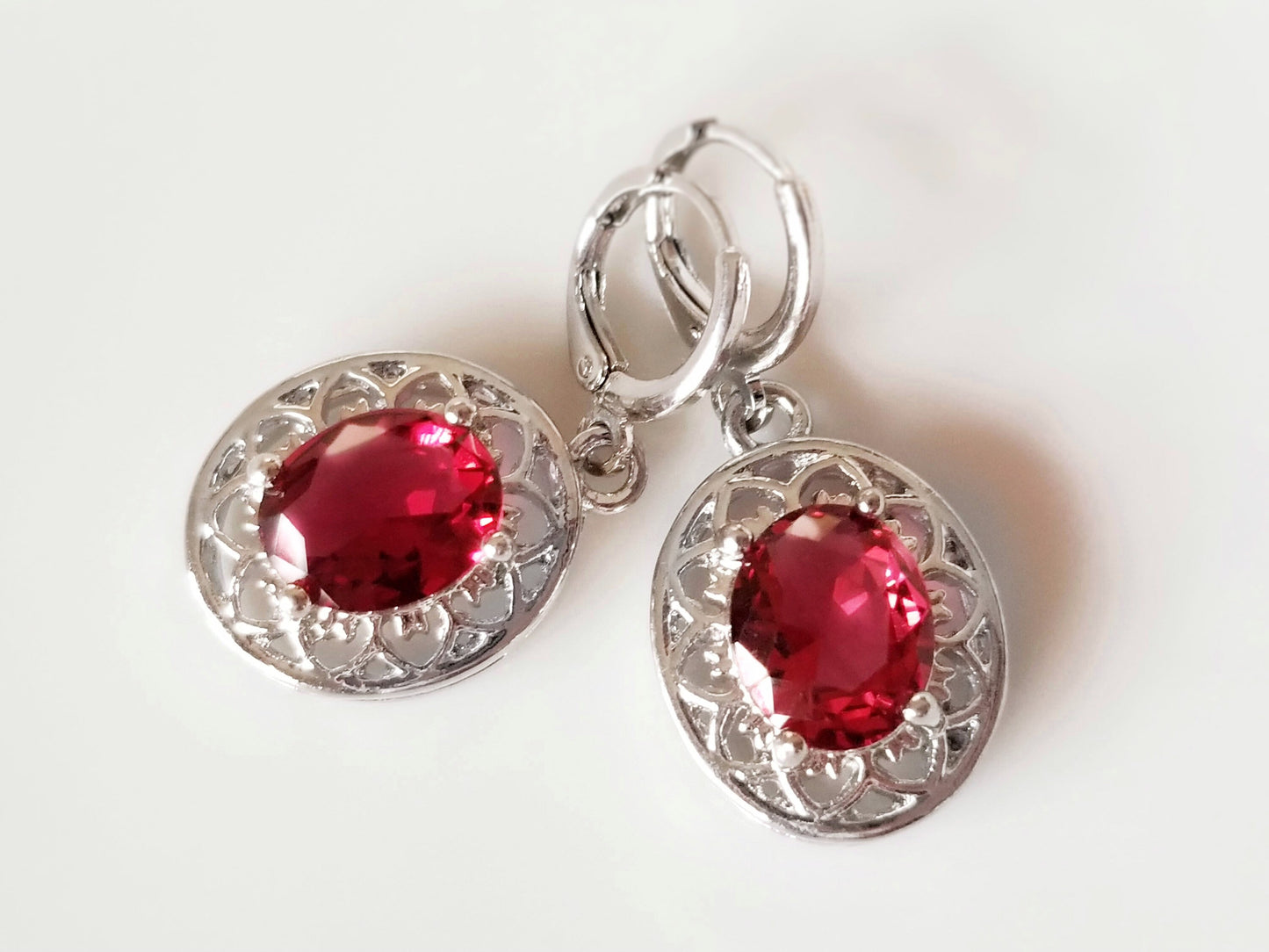 Large ruby dangling earring in 18k white gold, gift for her, gift for mom, July birthday gift