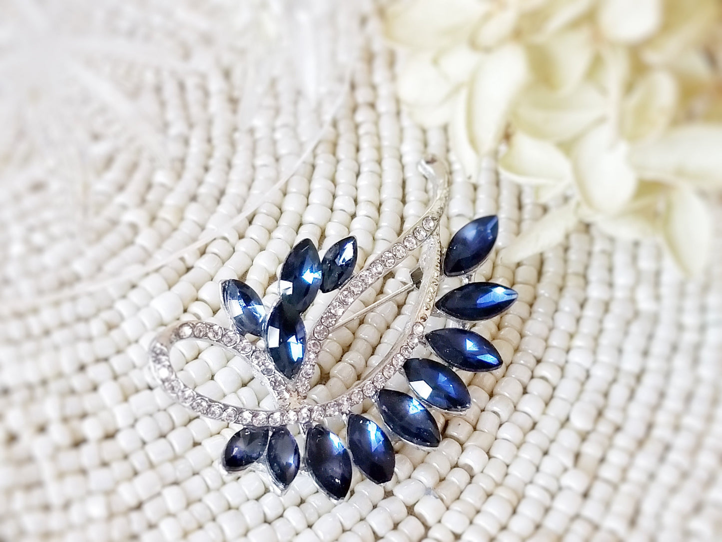 Sapphire crystal bouquet brooch, navy blue wedding brooch, bridal party brooch, gift for her, gift for mom