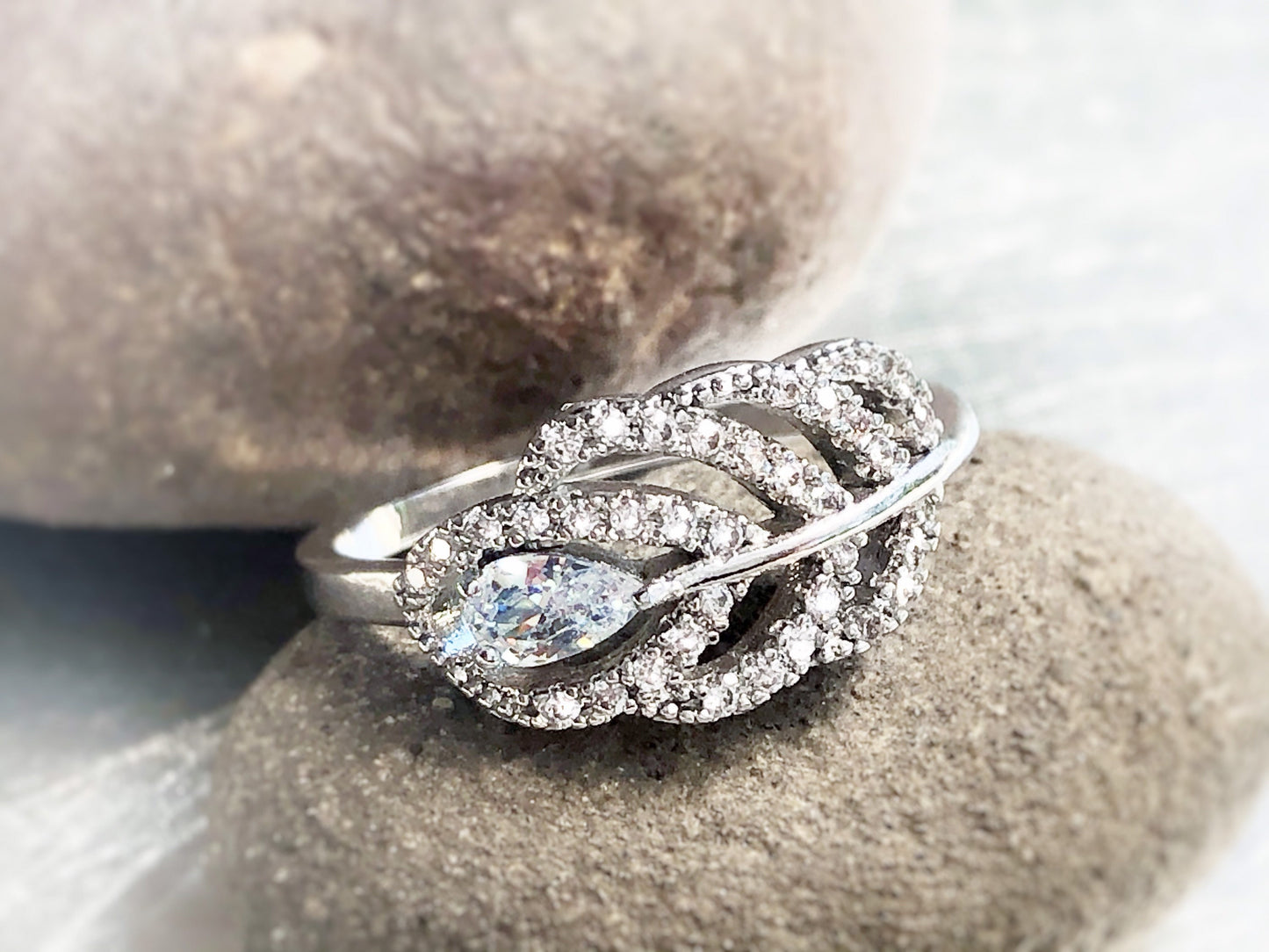 Pear cut stone and Pavé leaf statement ring in 18k white gold, gift for her, gift for mom