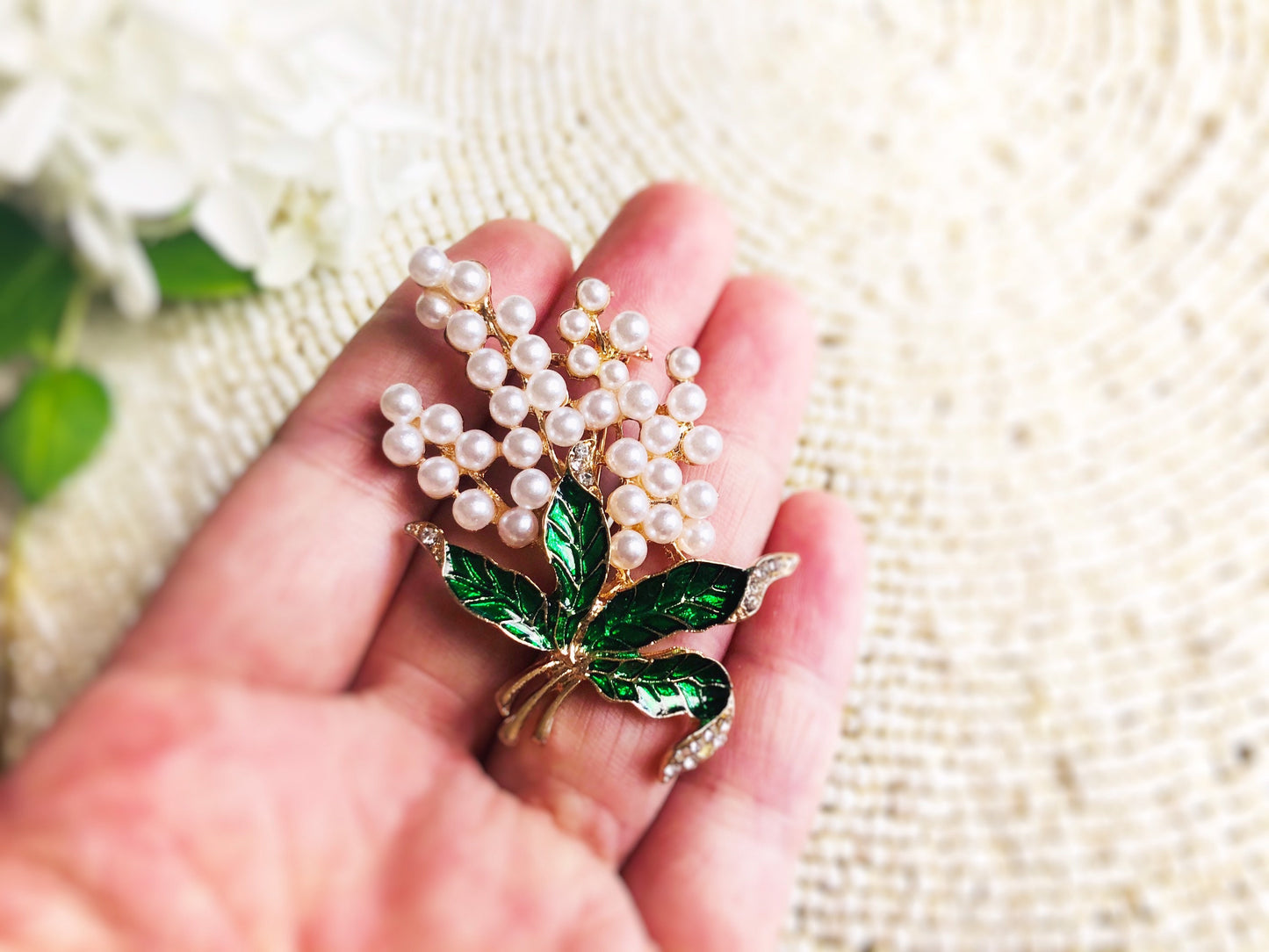 Pearl crystal flower brooch pin, white and green wedding bouquet brooch, wedding bouquet pin, gift for her, gift for mom