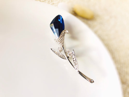 Sapphire crystal brooch in 18k white gold, wedding brooch, bridal brooch, navy flower brooch, gift for her, gift for mom