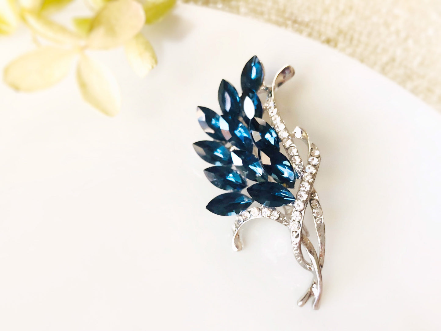 Sapphire bouquet brooch in 18k white gold or 14K rose gold, wedding bouquet brooch, gift for her, gift for mom