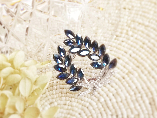 Sapphire crystal laural wreath brooch in 18k white gold, gift for her, gift for mom