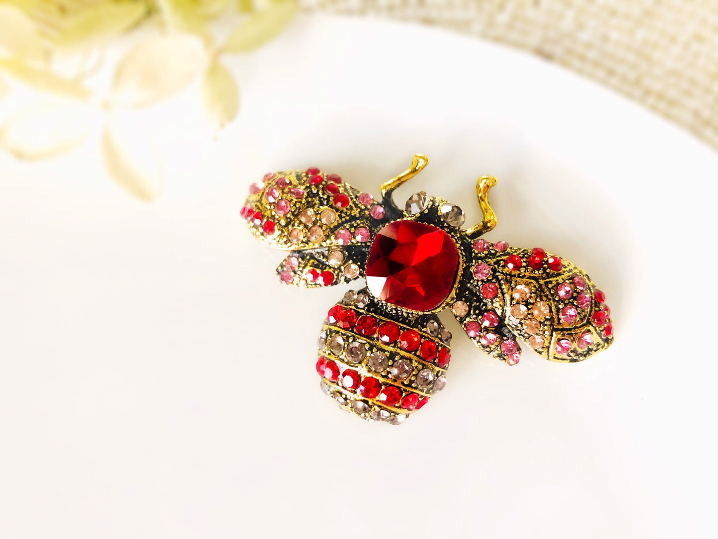 Red crystal bee brooch pin, ruby red crystal bee brooch pin, statement brooch pin,  vintage inspired bee brooch, gift for her, gift for mom