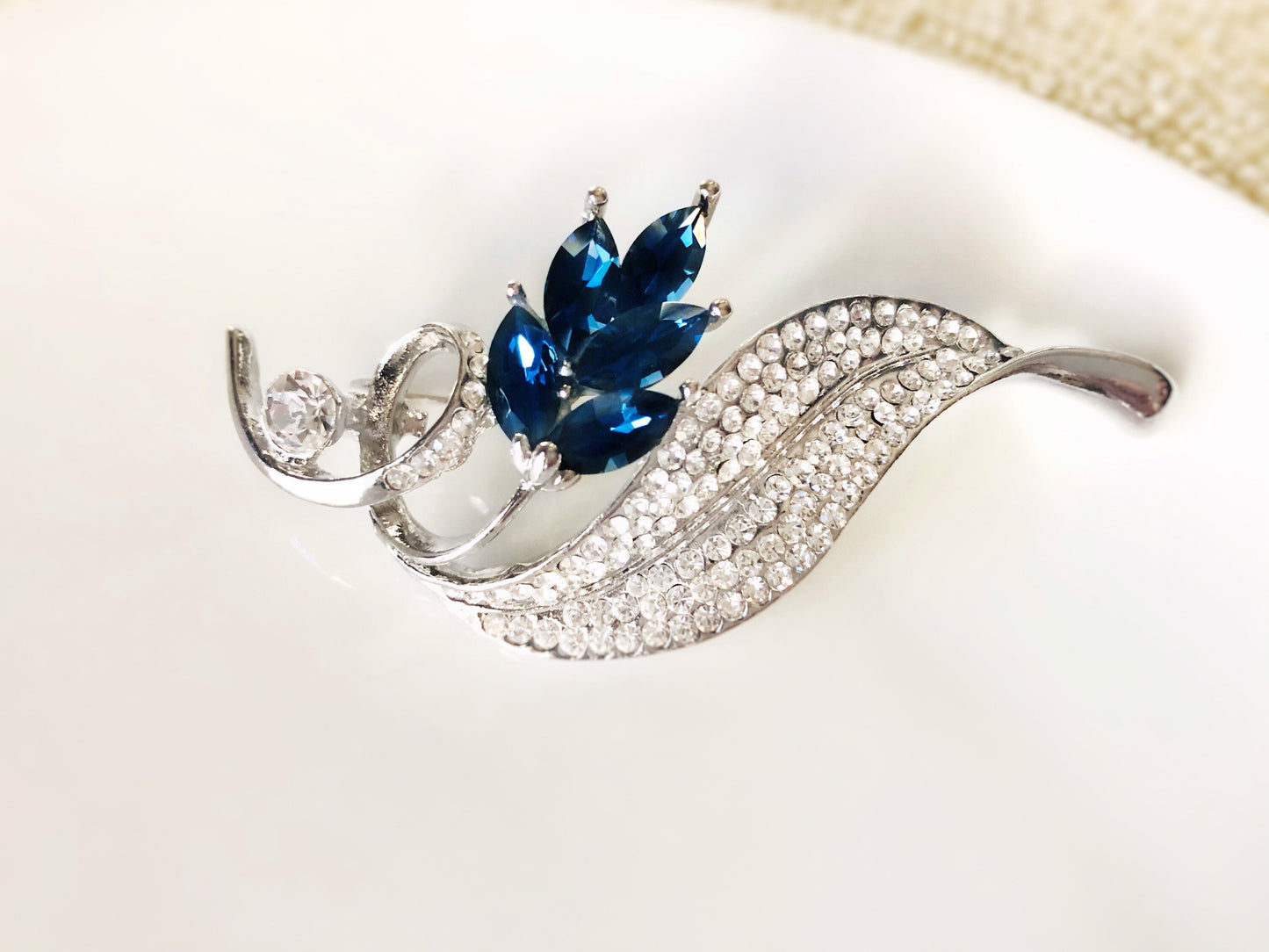 Sapphire crystal brooch in 18k white gold, wedding brooch, bridal brooch, navy brooch, gift for her, gift for mom