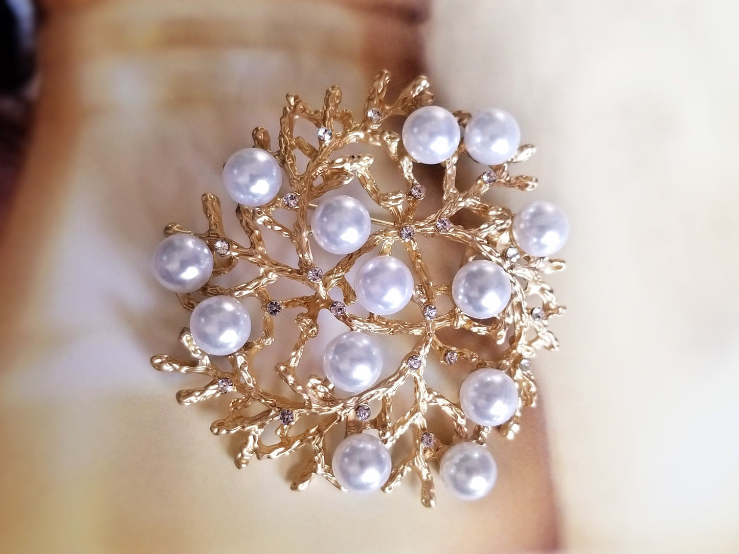 Large pearl crystal brooch in 14K matte gold plated. Wedding bouquet brooch, gift for her, gift for mom