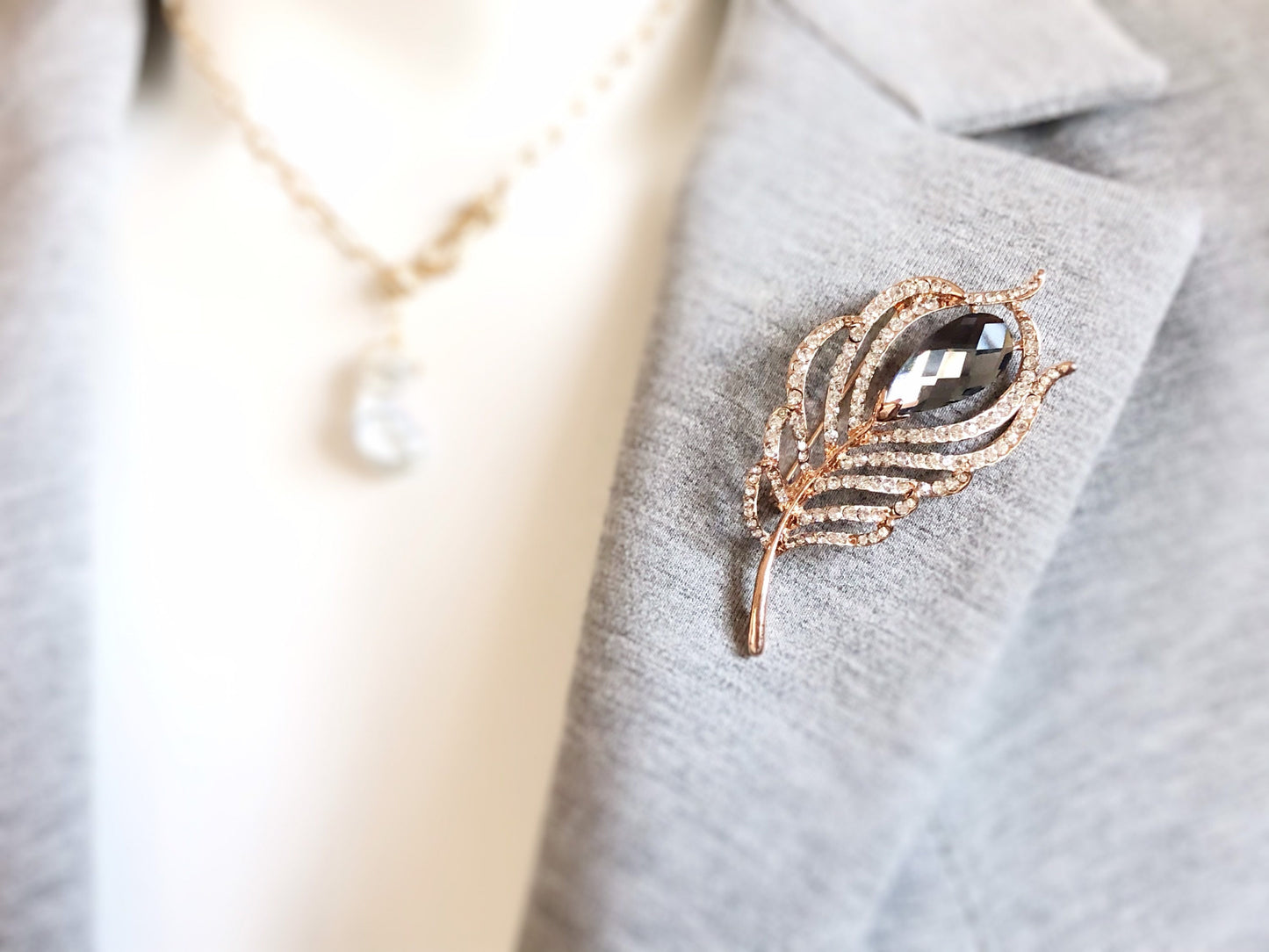 Black and white crystal feather brooch pin rose gold, dark grey feather crystal brooch, gift for her, gift for mom, crystal lapel pin