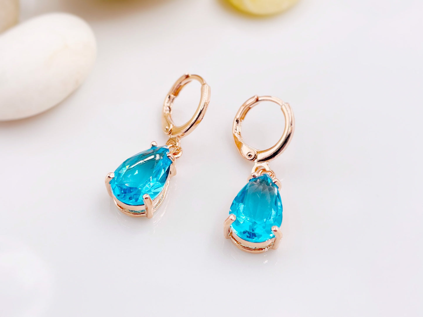 Blue topaz gemstone huggie dangling earring in 18k white gold, December birthstones, blue earrings, gift for her, gift for mom