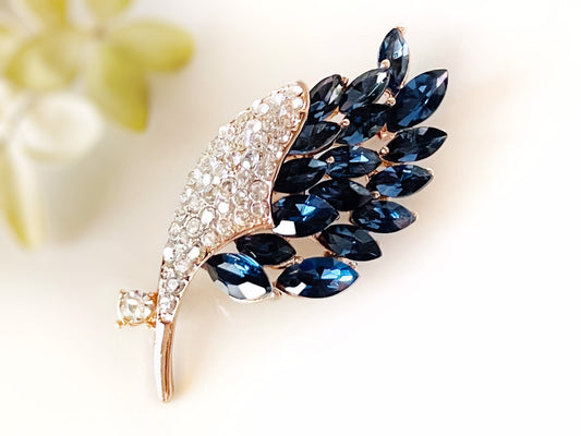 Sapphire bouquet brooch pin in 14K rose gold, dark blue crystal brooch, wedding bouquet brooch, gift for her, gift for mom