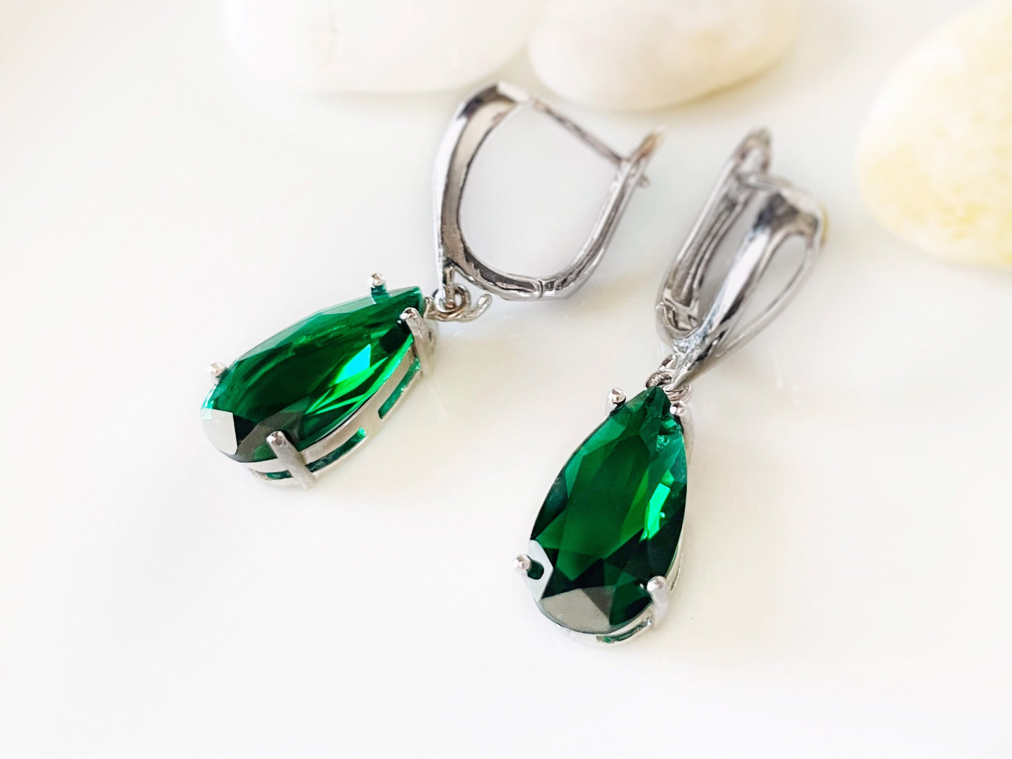 Teardrop emerald earring white gold, green gemstone drop earrings, bridesmaids earrings, gift for her, for mom, May birthstone