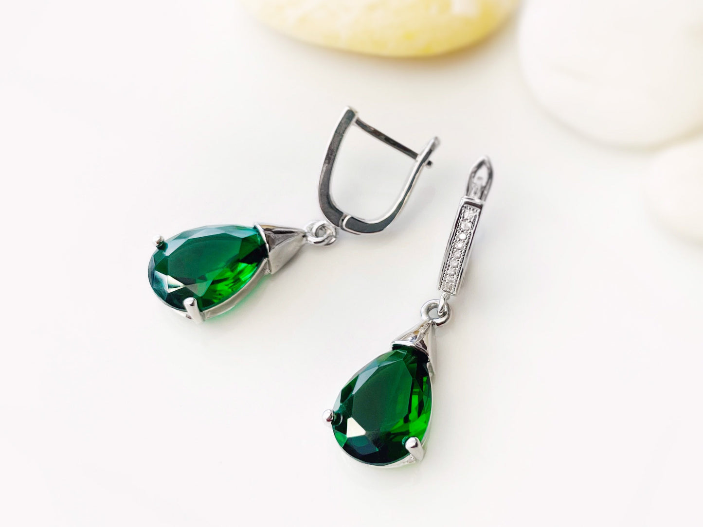 Teardrop emerald earrings, green gemstone drop earrings, bridesmaids earrings, gift for her, for mom, May birthstone