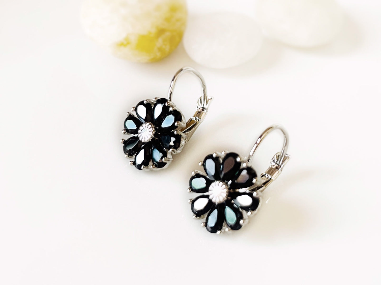 Onyx daisy gemstone earrings, black gemstone flower gold earrings, small daisy flower leverback earrings, gift for mom, gift for her