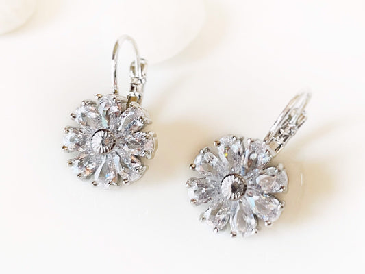 White sapphire flower dangle earrings, white gemstone daisy flower earrings, April birthstone earrings, gift for her, bridesmaids gift