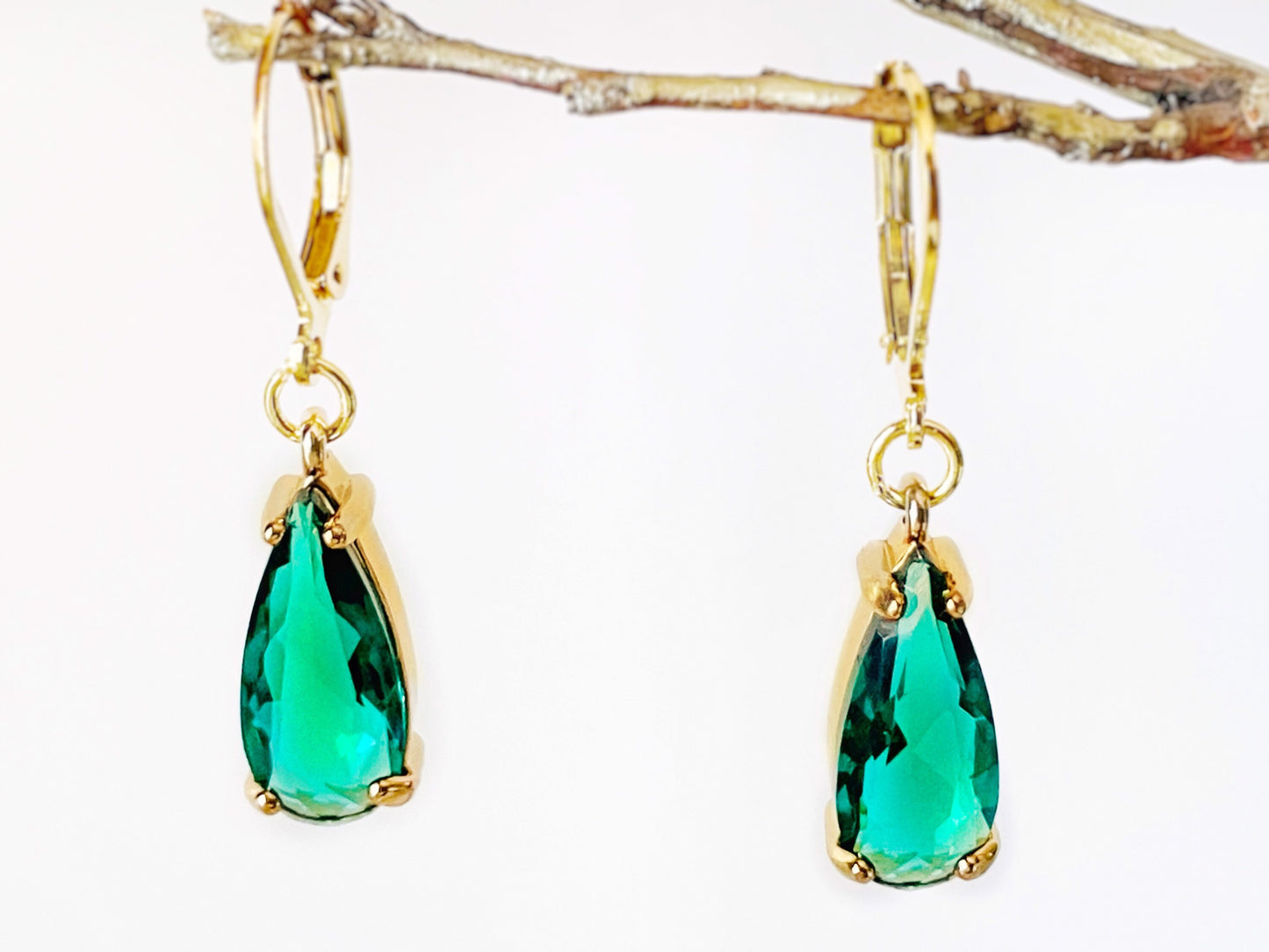 Teardrop emerald gemstone dangle earrings gold, elongated green gemstone gold, gift for her, gift for daughter, May birthstone earrings