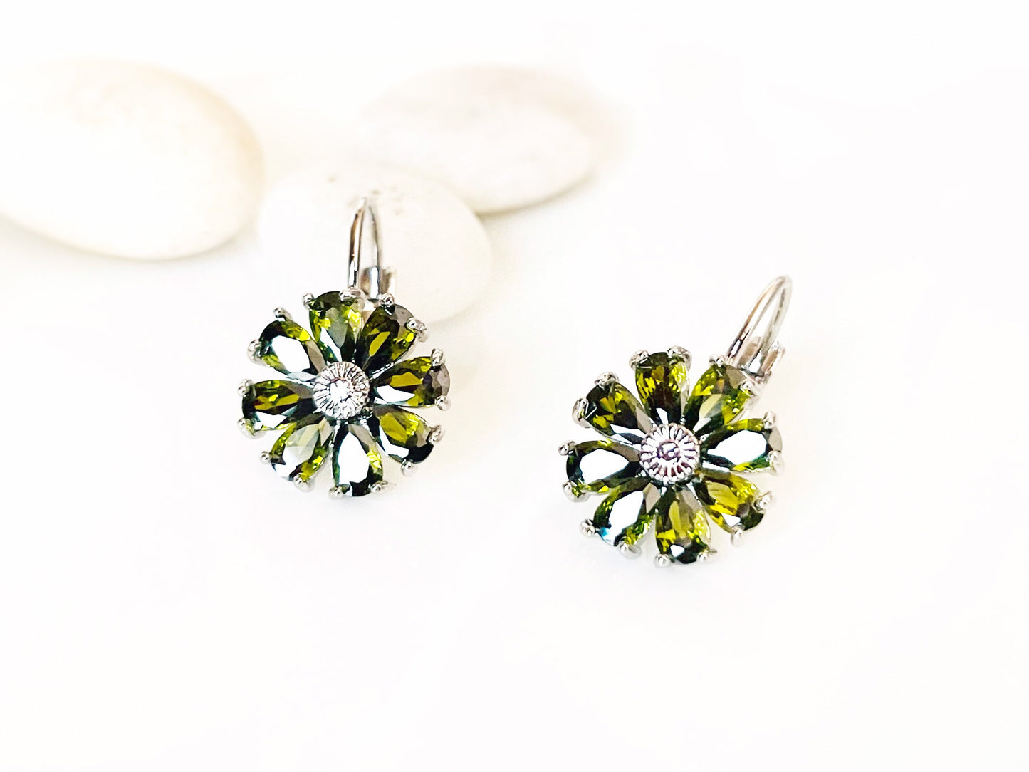 Peridot flower dangle earrings, olive green gemstone daisy flower earrings, gift for mom, gift for her, Christmas gift, August birthstone