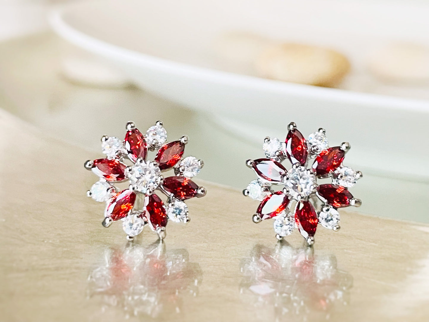 Amethyst stud earring studs in 18k white gold, purple gemstone flower studs, snowflake earrings, gift for her, February birthstone
