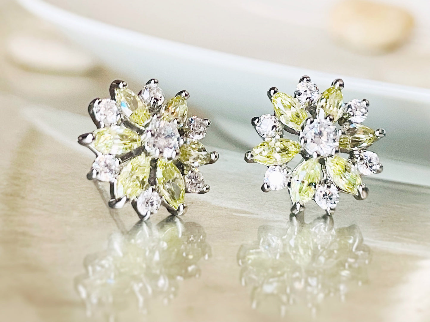 Peridot stud earring studs in 18k white gold, light green gemstone flower studs, snowflake earrings, gift for her, August birthstone