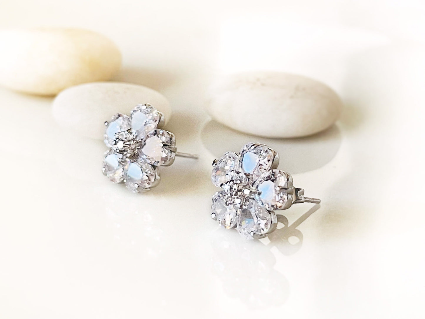 White sapphire flower stud earring in 18K white gold, white gemstone flower stud earrings, April birthstone, gift for mom, gift for her