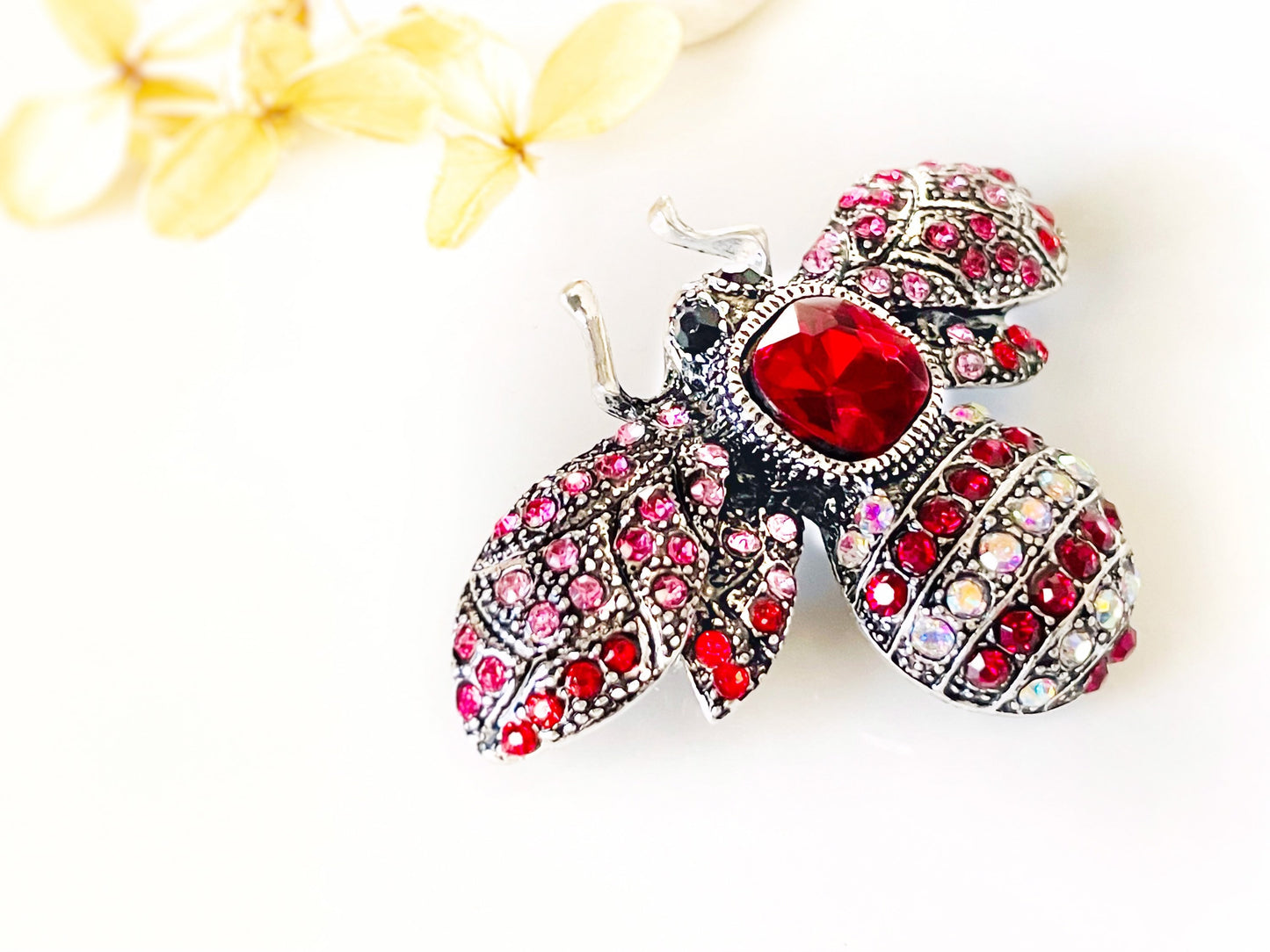 Red crystal bee brooch pin, ruby red crystal bee brooch pin, statement brooch pin,  vintage inspired bee brooch, gift for her, gift for mom