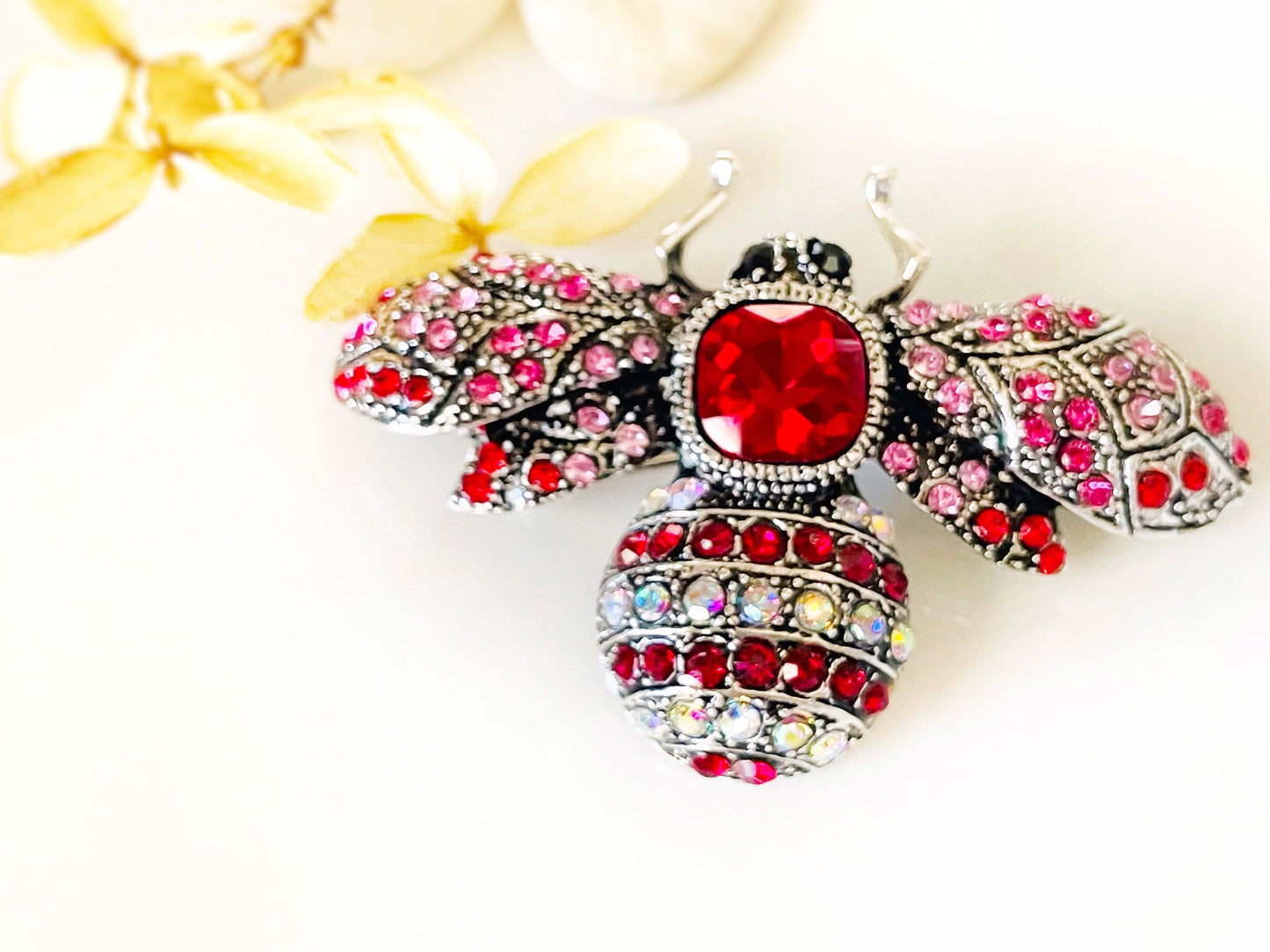 Red crystal bee brooch pin, ruby red crystal bee brooch pin, statement brooch pin,  vintage inspired bee brooch, gift for her, gift for mom