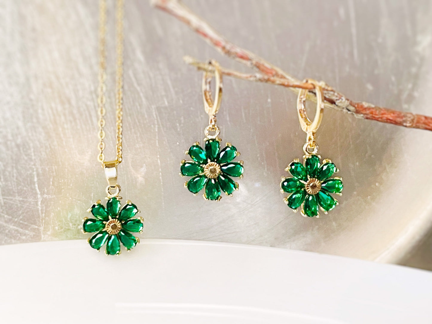 Emerald daisy 2pc jewelry set, green gemstone flower