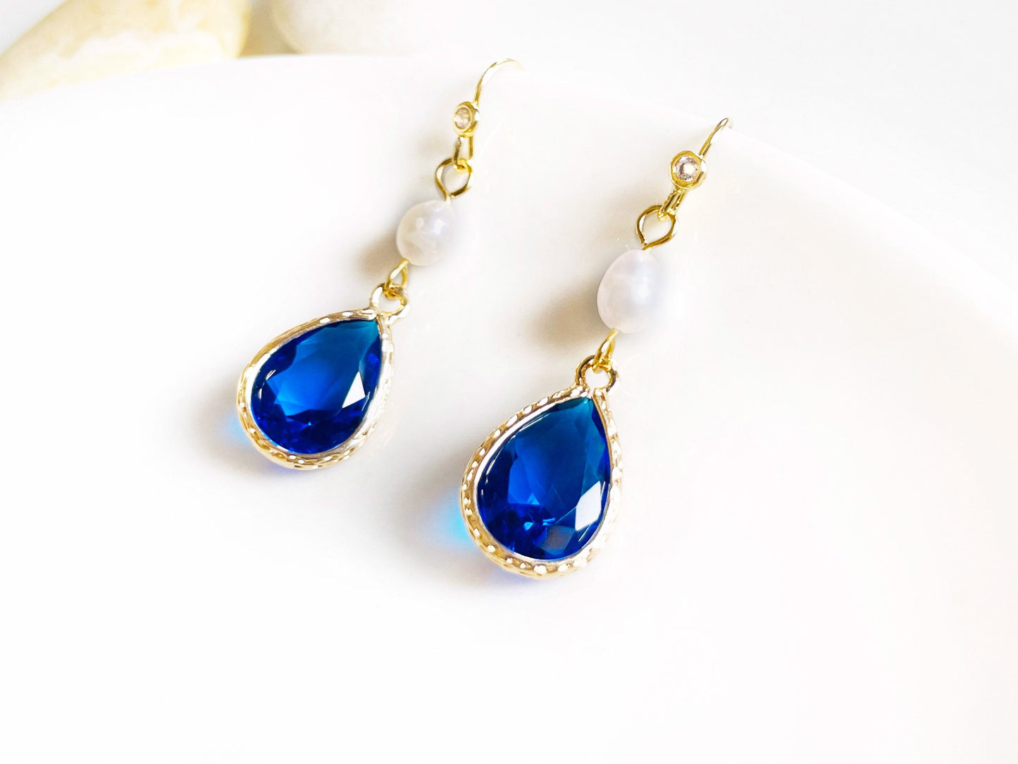 Sapphire pearl long dangle earrings gold, royal blue pearl bridal earrings gold, bridesmaid earrings, gift for her, September birthstone