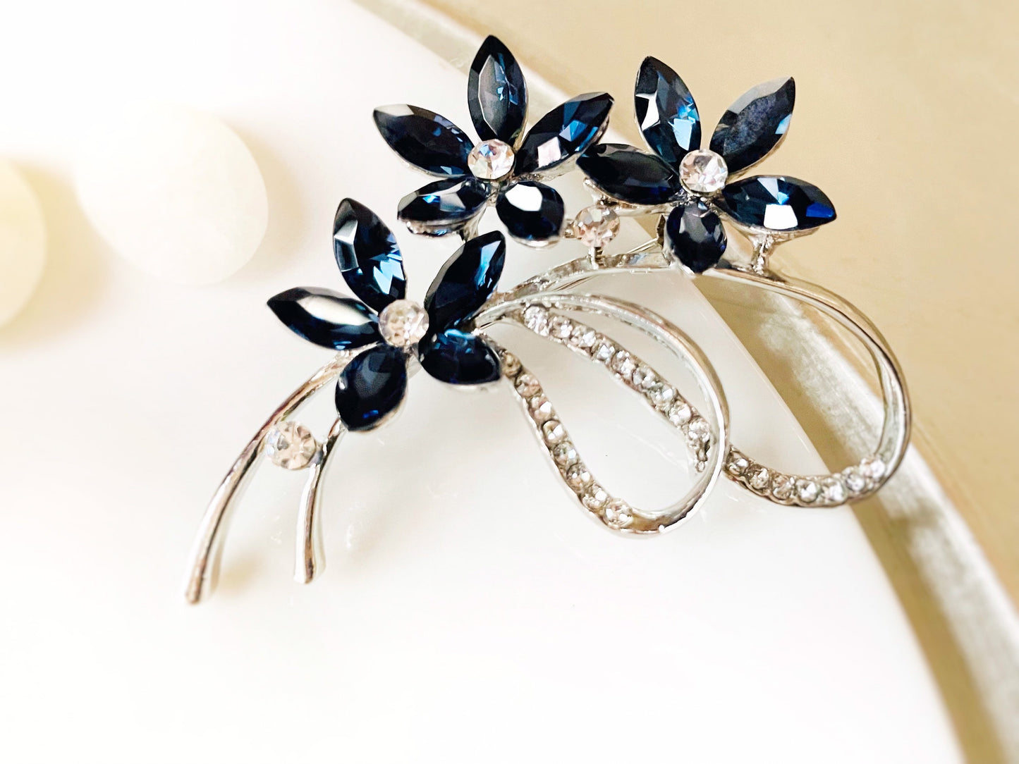 Sapphire statement bouquet brooch, dark blue fancy crystal wedding bouquet brooch, gift for her, gift for mom, something blue