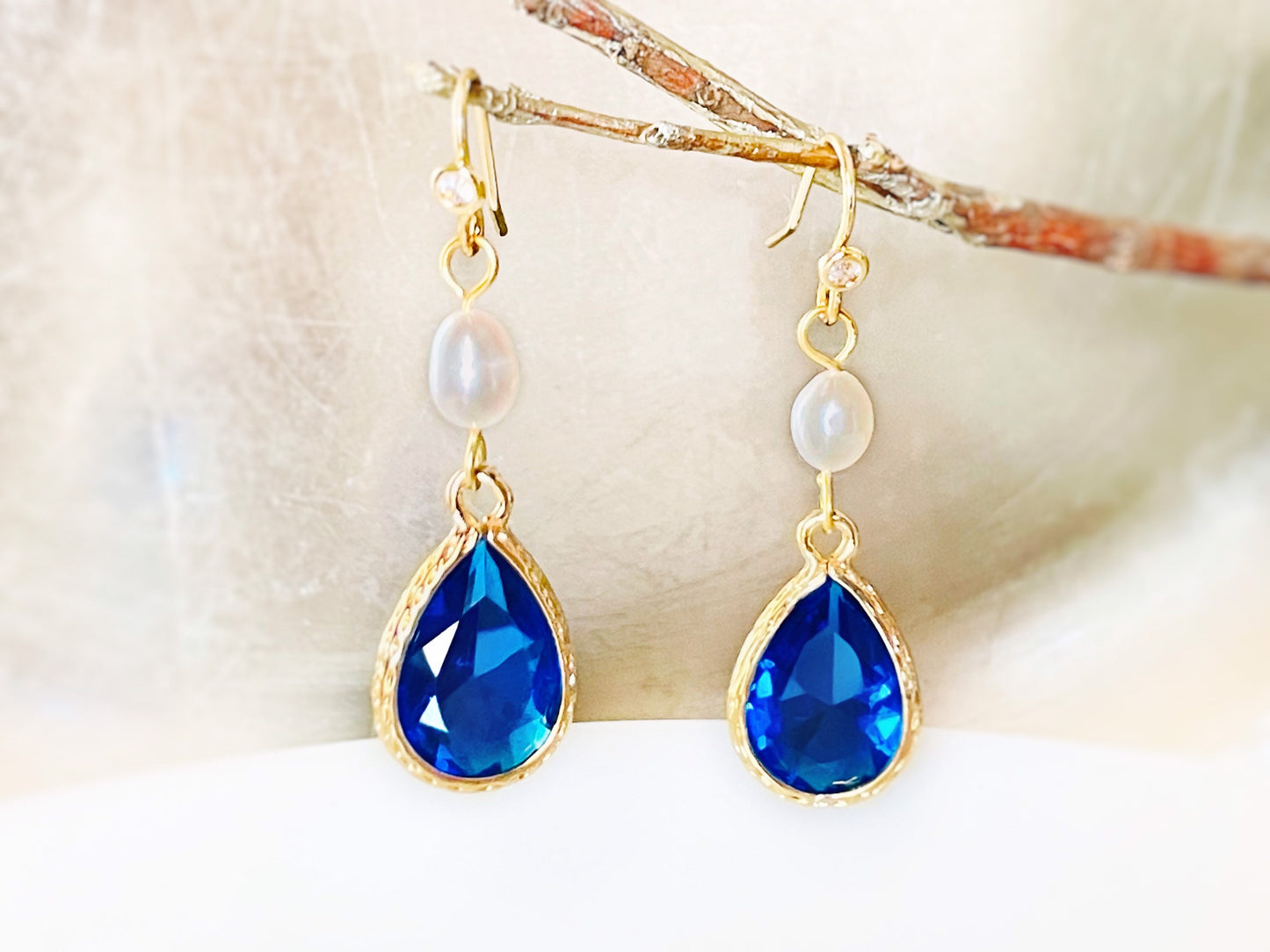 Sapphire pearl long dangle earrings gold, royal blue pearl bridal earrings gold, bridesmaid earrings, gift for her, September birthstone