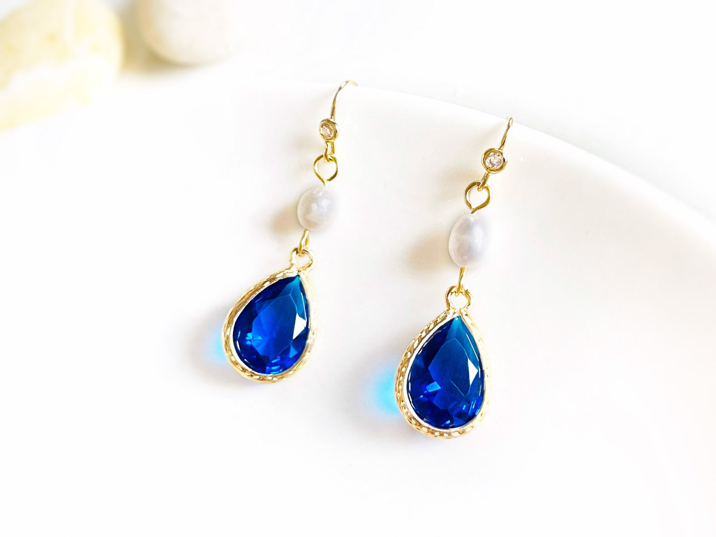 Sapphire pearl long dangle earrings gold, royal blue pearl bridal earrings gold, bridesmaid earrings, gift for her, September birthstone