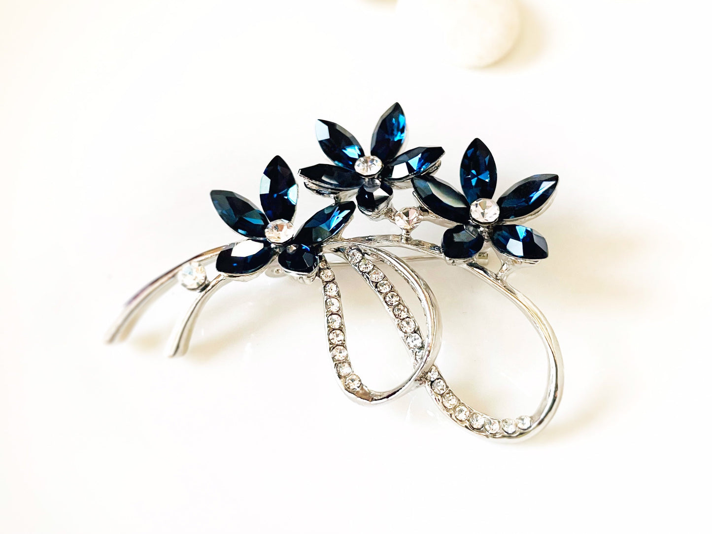 Sapphire statement bouquet brooch, dark blue fancy crystal wedding bouquet brooch, gift for her, gift for mom, something blue