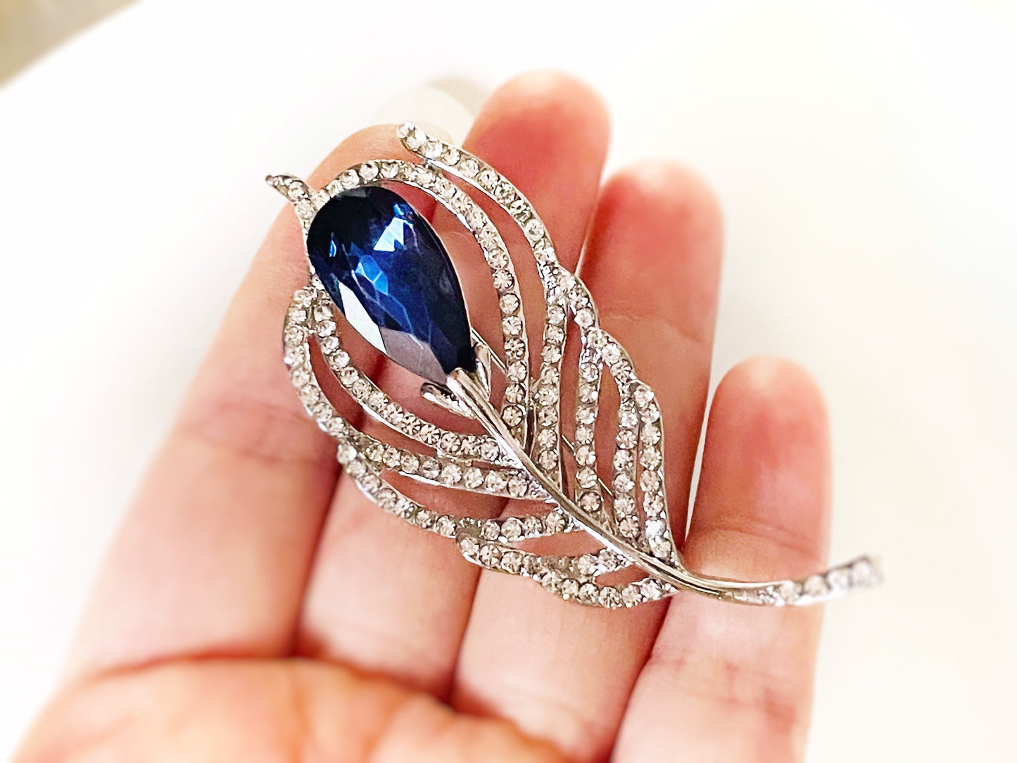 Sapphire crystal feather brooch pin, blue crystal brooch, gift for her, gift for mom, crystal lapel pin