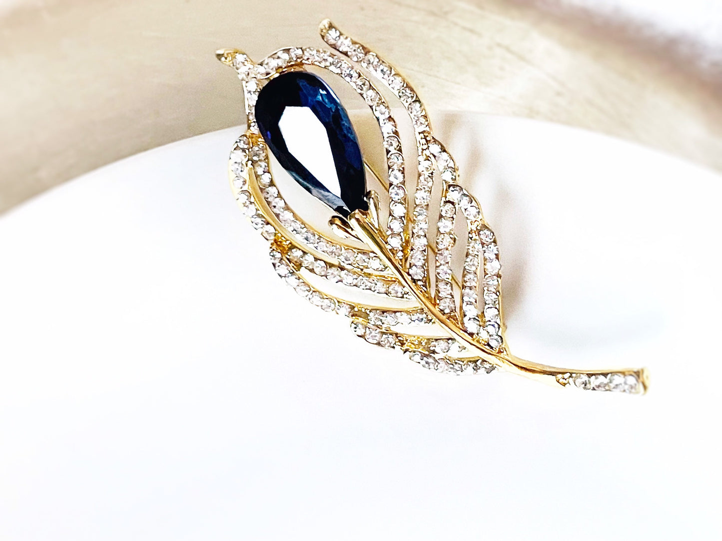 Sapphire crystal feather brooch pin, blue crystal brooch, gift for her, gift for mom, crystal lapel pin