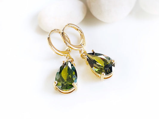 Peridot teardrop dangle earrings, green gemstone drop earrings, August birthstones, gift for her, gift for mom,