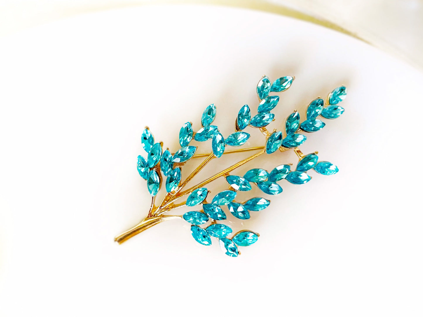 Blue Topaz tree branch brooch, tree crystal brooch pin, blue crystal brooch, gift for mom, gift for her