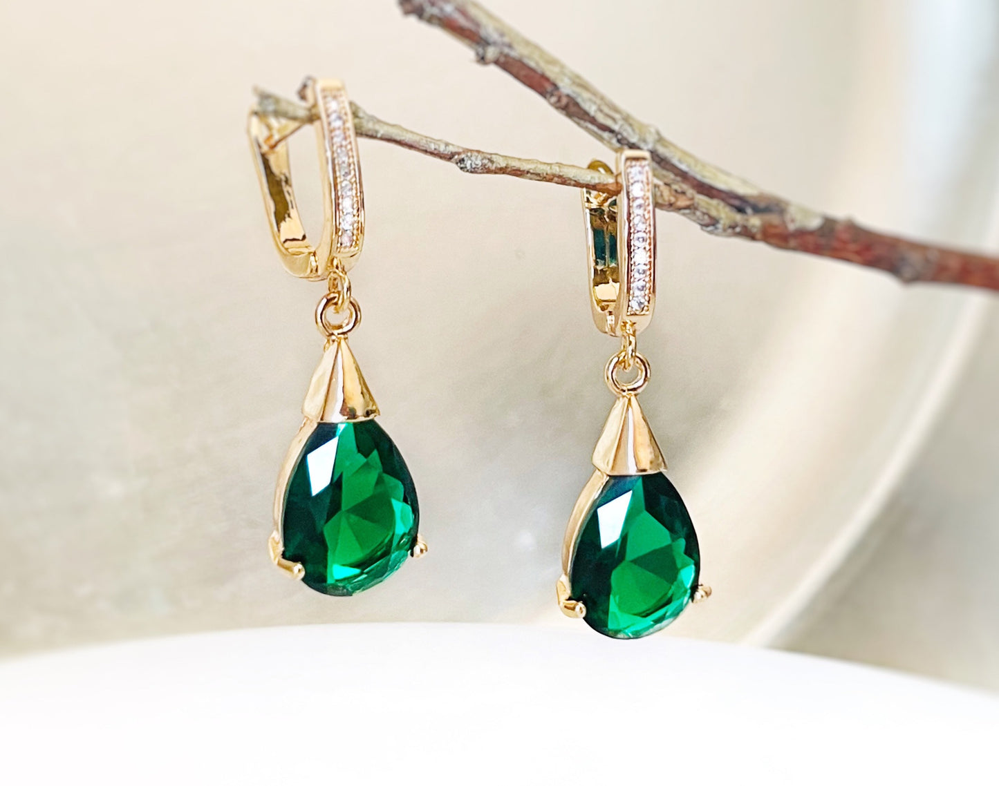 Teardrop emerald drop earrings, green gemstone drop earrings, green crystal bridesmaids earrings, gift for her, gift for mom, May birthstone