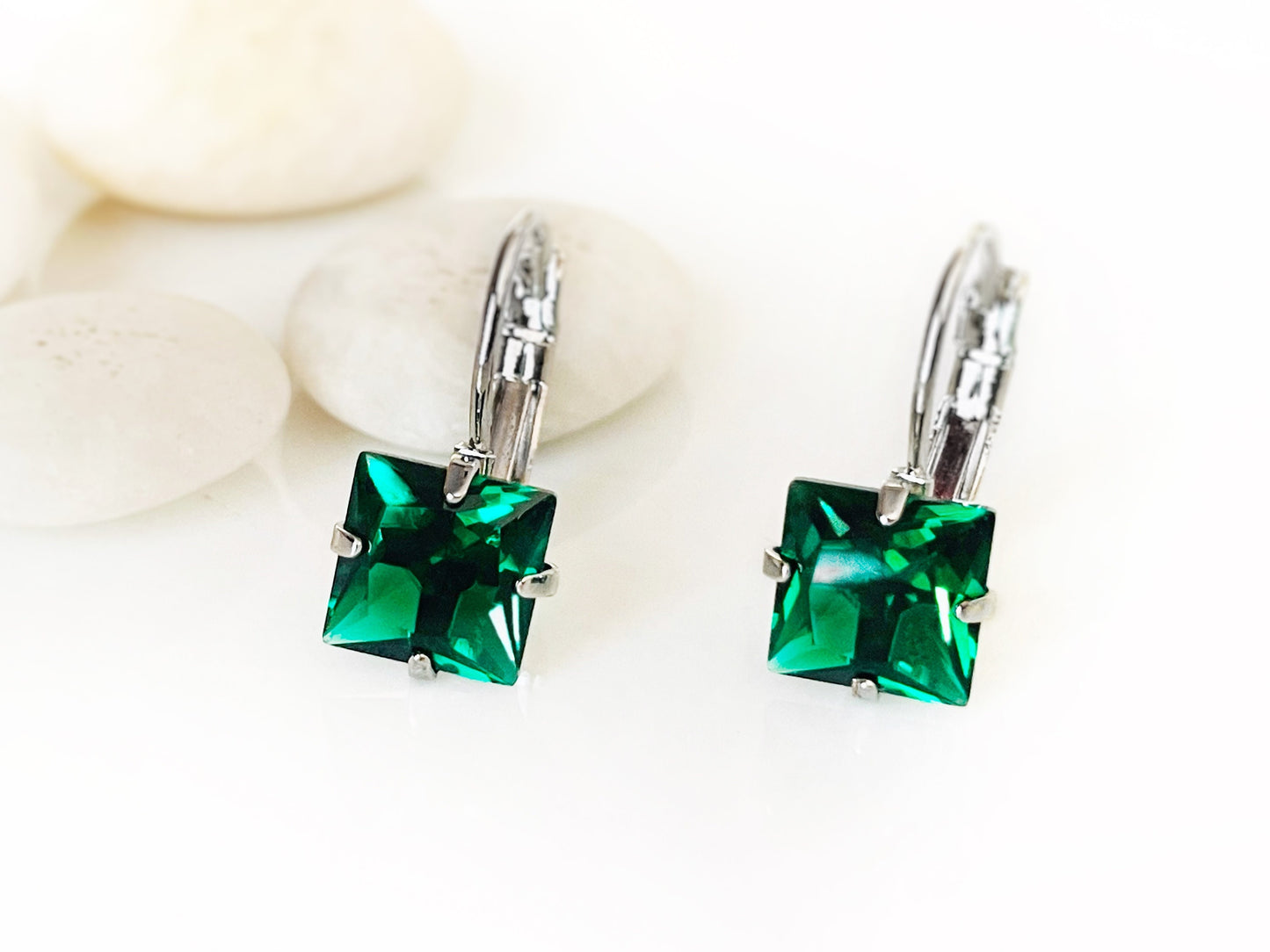 Sapphire solitaire princess cut lever back earrings, blue gemstone stud, september birthstone, gift for mom, simple stud leverback