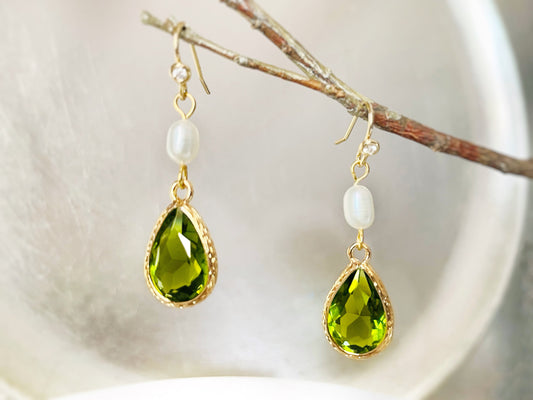 Peridot pearl long dangle earrings gold, yellow green bridal earrings, gift for her, August birthstone, bridesmaids earrings