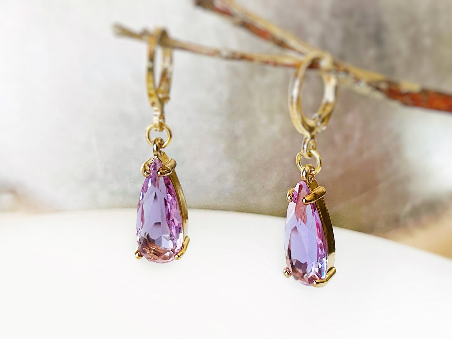 Lilac amethyst teardrop dangling earrings gold, February  birthstones, elongated light purple gemstone earrings, gift for her, gift for mom